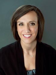 Laura Thompson headshot