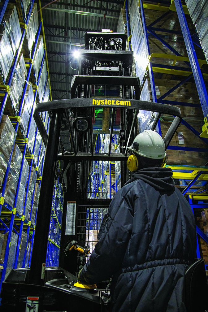 Hyster® N30-45ZR/ZDR narrow aisle reach truck