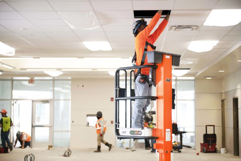 JLG EcoLift MEWP image