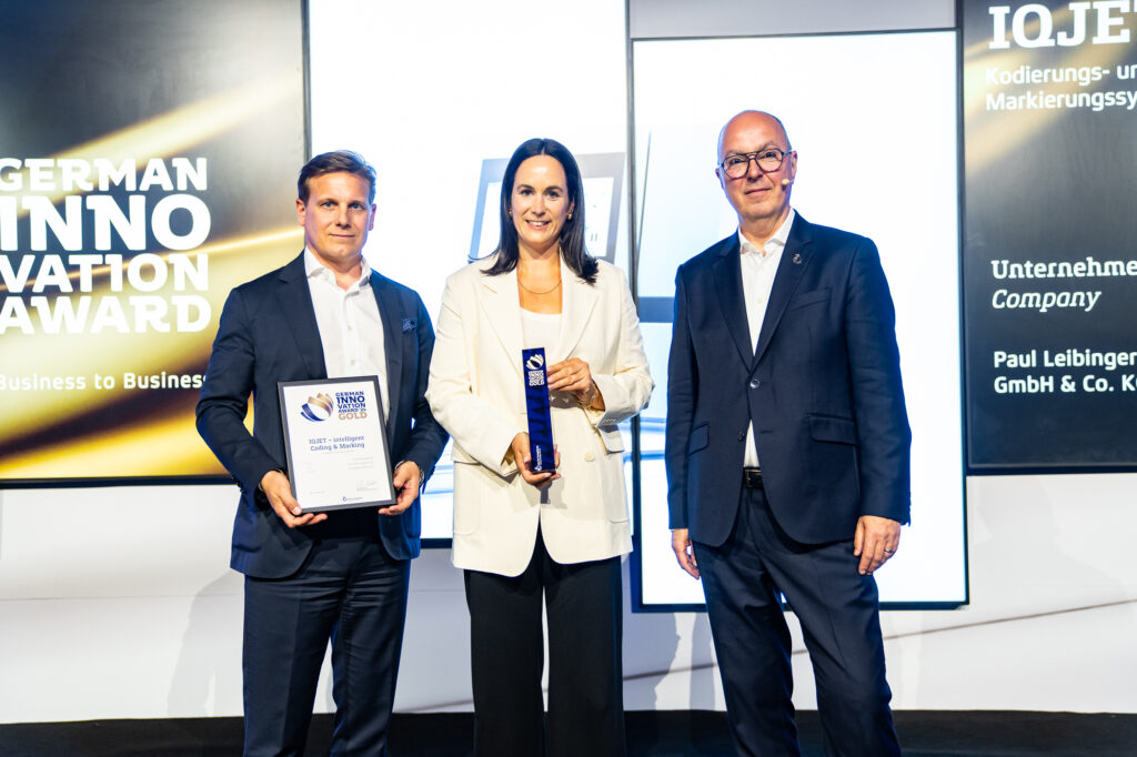 Christina Leibinger, CEO at LEIBINGER, and Jan van het Reve, COO, accepting the German Innovation Award in Berlin.