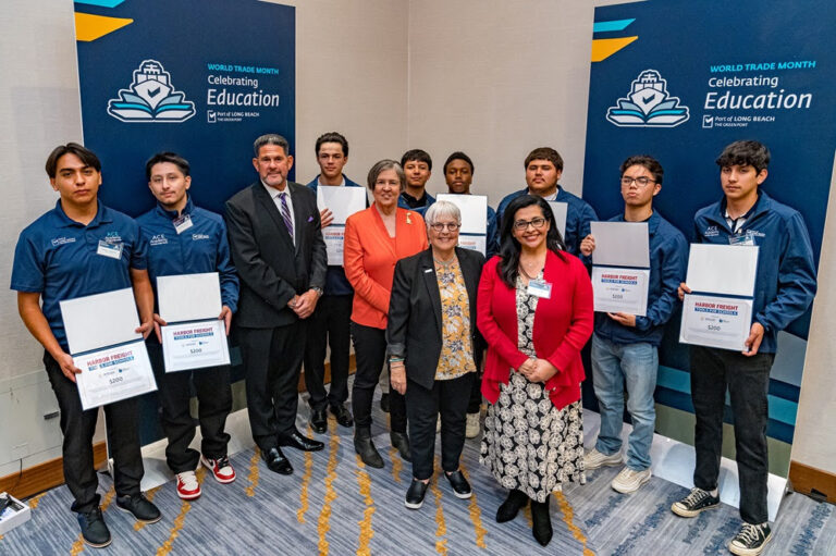 Port of Long Beach presents scholarship image