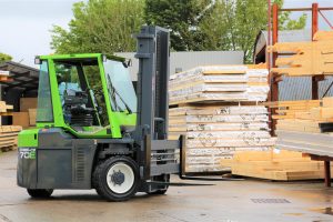 Combilift receives its 3rd Red Dot Win with its new 7-ton electric multidirectional counterbalance forklift